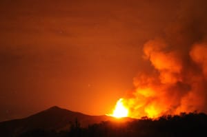 Etna_Volcano_Paroxysmal_Eruption_July_30_2011_-_Creative_Commons_by_gnuckx_(5992706266)