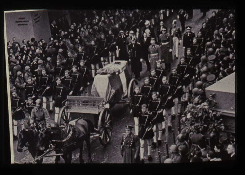 My father’s funeral in Athens, January 1940.