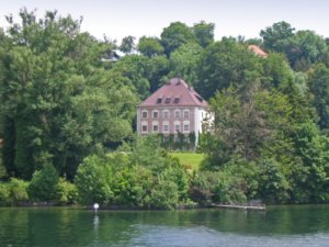 Le château de Berg est situé sur la rive est du lac de Starnberg