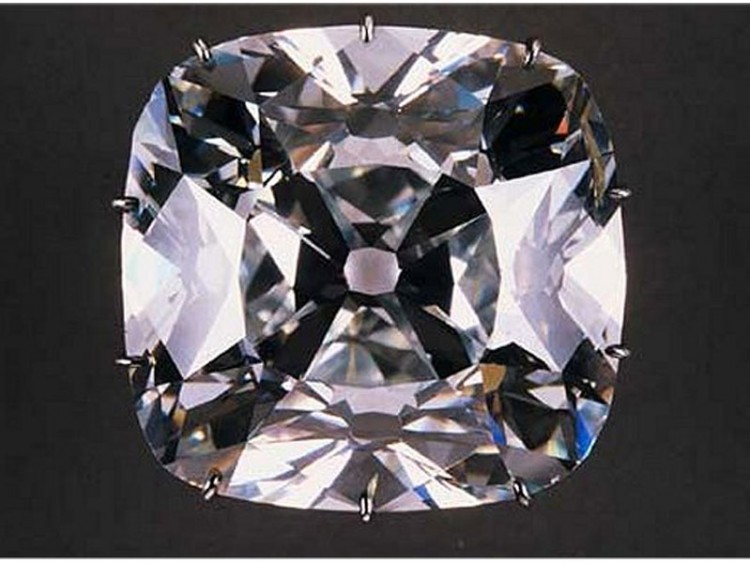 Diamond-Regent-Mickael of -Greece-jewels-France-Crown